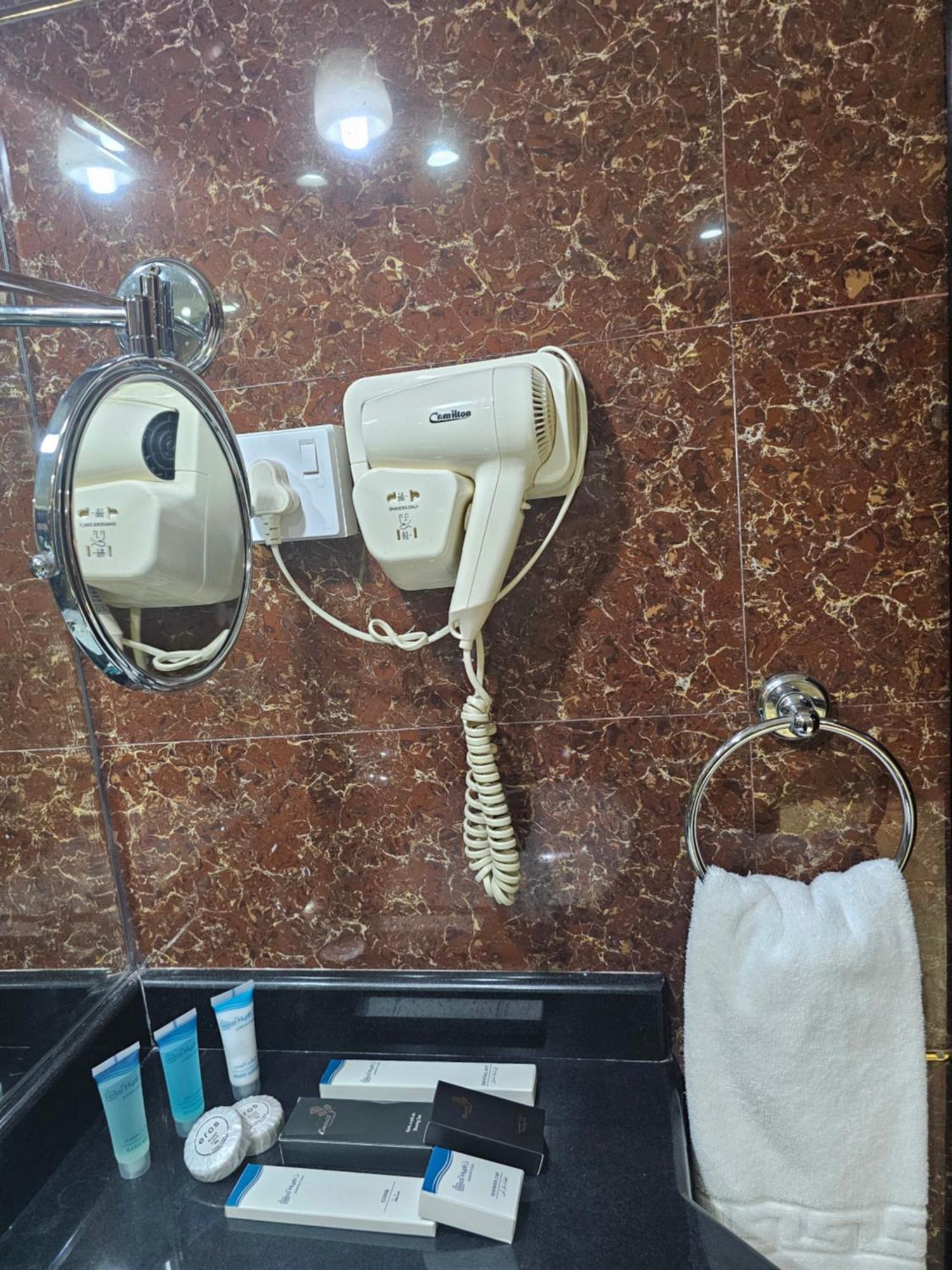 Caesar Hotel Maszkat Kültér fotó