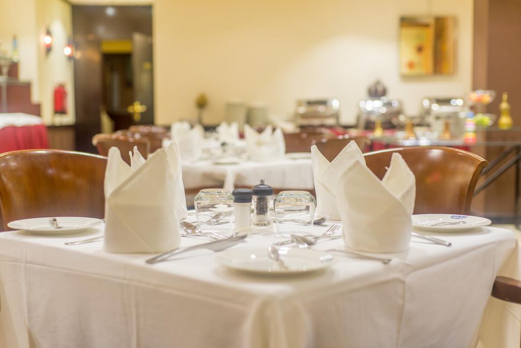 Caesar Hotel Maszkat Kültér fotó