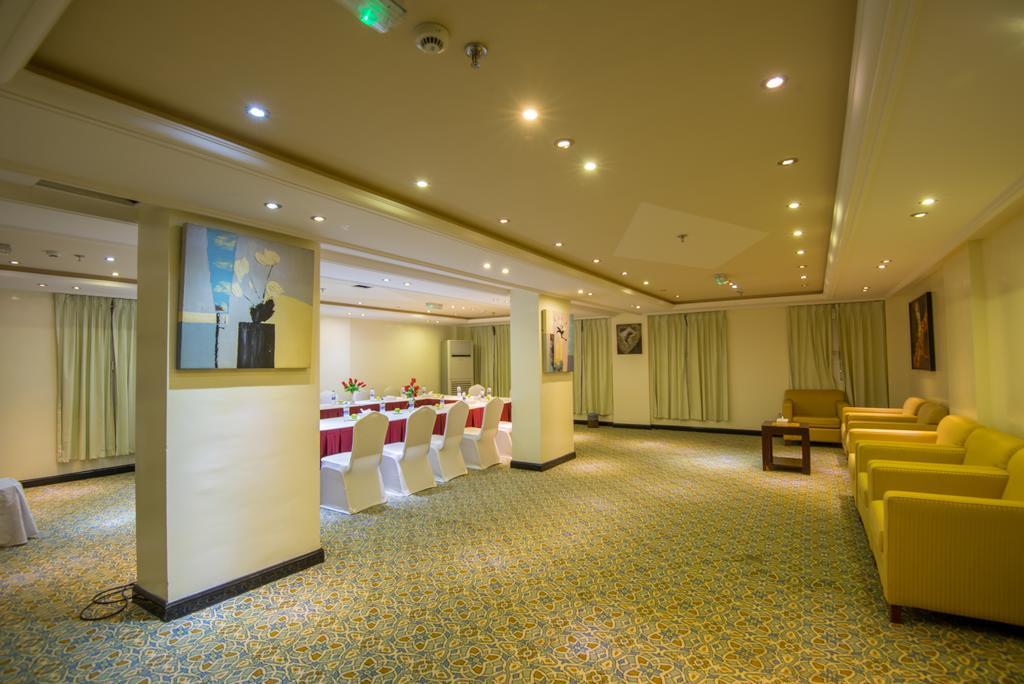 Caesar Hotel Maszkat Kültér fotó