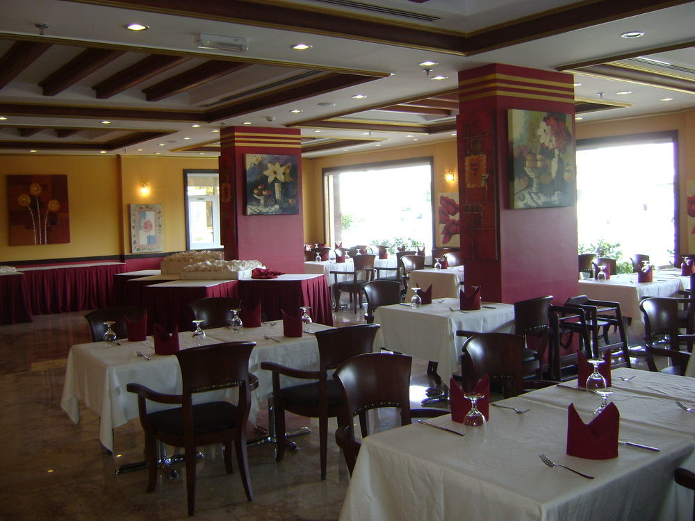 Caesar Hotel Maszkat Kültér fotó