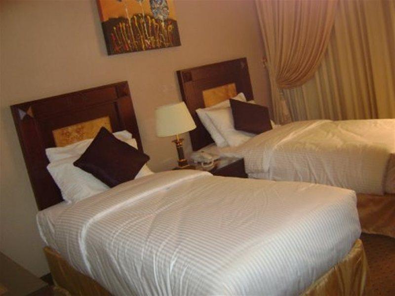 Caesar Hotel Maszkat Kültér fotó
